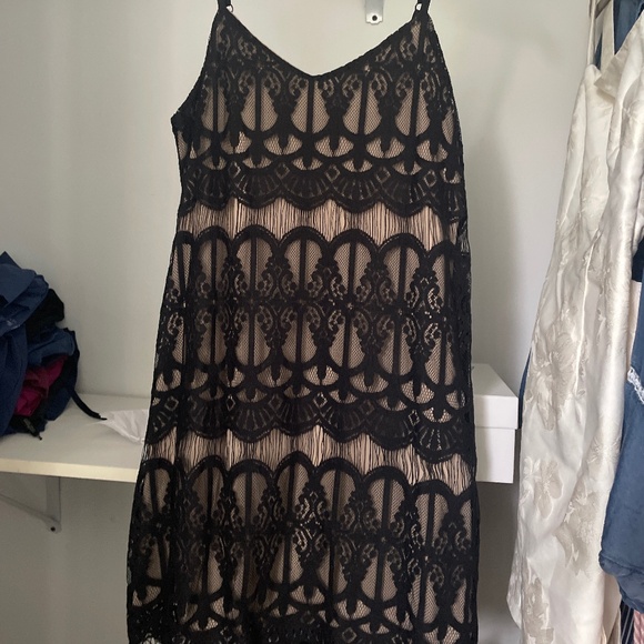 Black lace dress - Picture 1 of 1